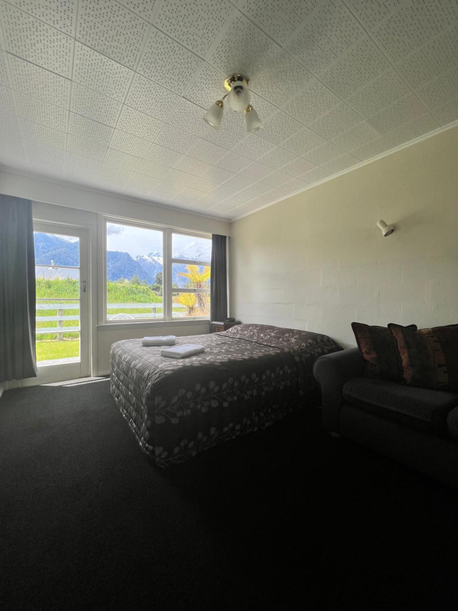 Mt Cook View Motel Fox Glacier Exterior photo