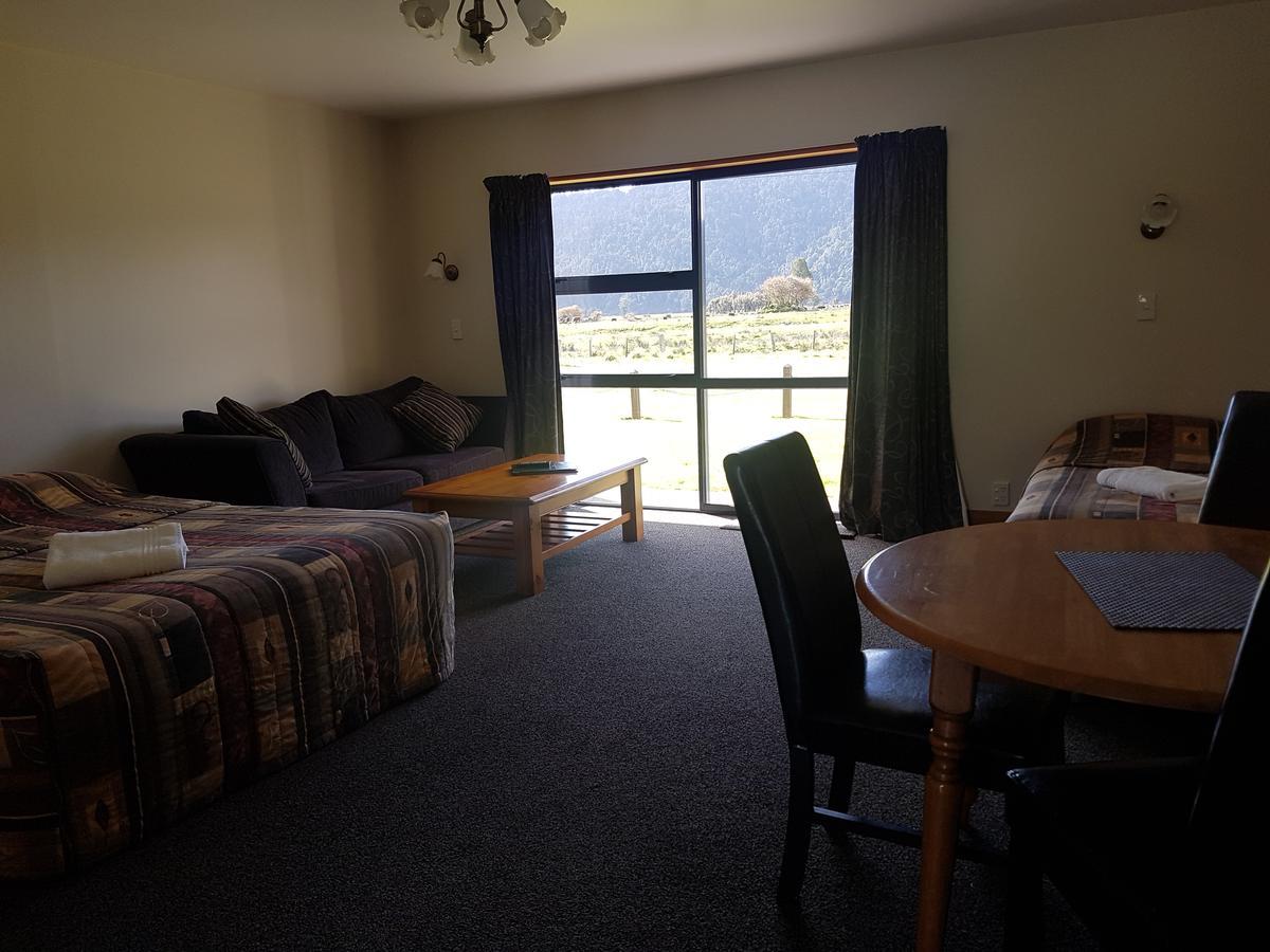 Mt Cook View Motel Fox Glacier Exterior photo